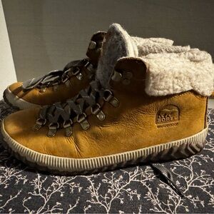 Sorel Womens Waterproof Brown Boots